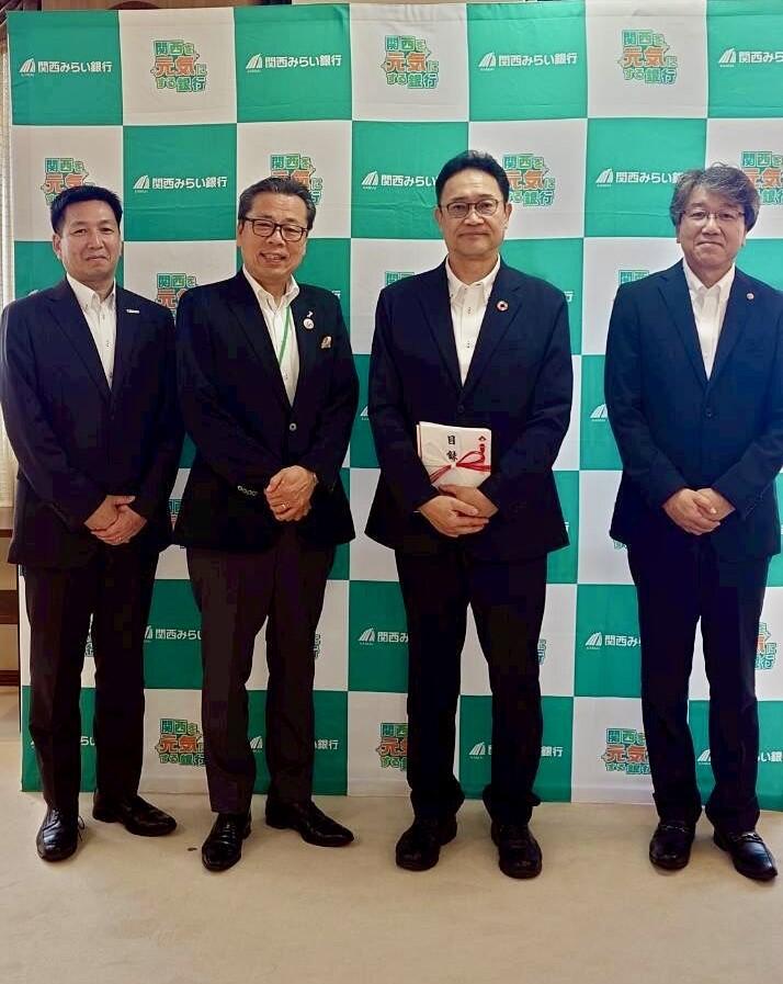 公益財団法人国際湖沼環境委員会さまへの寄付目録贈呈の様子②